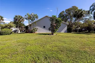 10988 Lake Front Pl, Boca Raton, FL 33498 - Photo 63