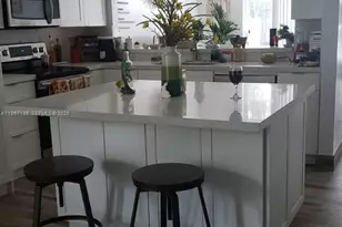 7662 N Southwood Cir, Davie, FL 33328 - Photo 5