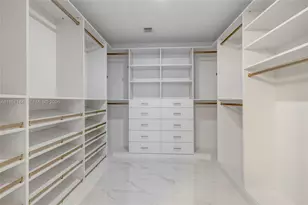 700 NE 24th St, Miami, FL 33137 - Photo 13