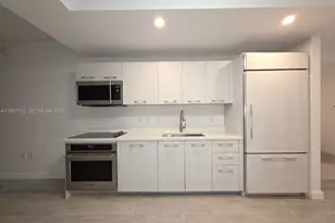 55 SW 9th St, Miami, FL 33130 - Photo 13