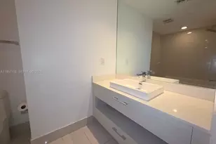 55 SW 9th St, Miami, FL 33130 - Photo 15