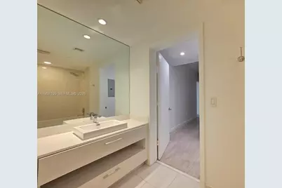 55 SW 9th St #1409, Miami, FL 33130 - Photo 7
