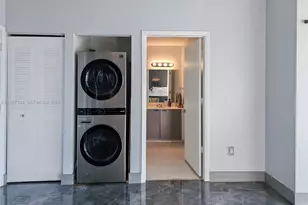 234 NE 3rd St, Miami, FL 33132 - Photo 33