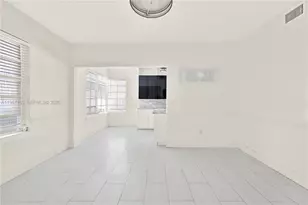 610 8th St, Miami Beach, FL 33139 - Photo 5