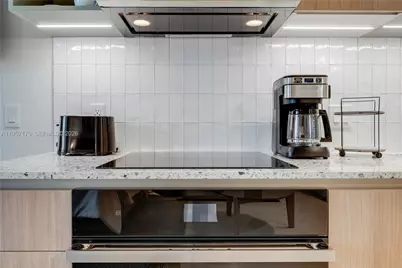 159 NE 6th St #3310, Miami, FL 33132 - Photo 9