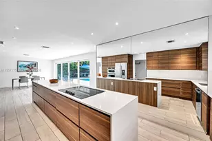 1080 NE 104th St, Miami Shores, FL 33138 - Photo 3