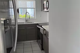 1402 Brickell Bay Dr, Miami, FL 33131 - Photo 11