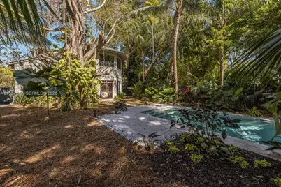 2330 Overbrook St, Coconut Grove, FL 33133 - Photo 39