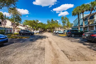 1946 Players Pl, North Lauderdale, FL 33068 - Photo 27