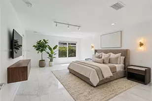 400 90th St, Surfside, FL 33154 - Photo 19