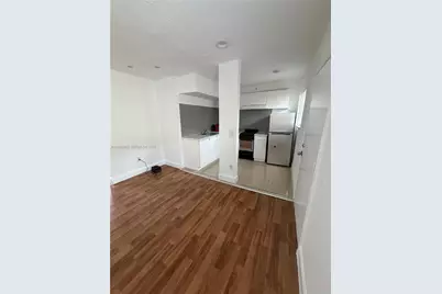 542 NW 8th St #13, Miami, FL 33136 - Photo 3