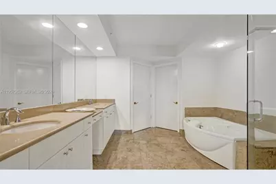 20201 E Country Club Dr #1808, Aventura, FL 33180 - Photo 35