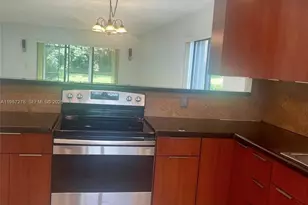 403 Lakeview Dr, Weston, FL 33326 - Photo 7