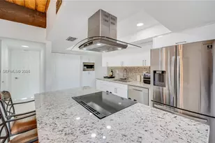 10462 SW 78th St, Miami, FL 33173 - Photo 9