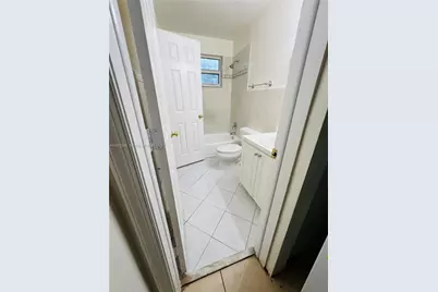 2040 NW 89th Ave #104, Pembroke Pines, FL 33028 - Photo 13