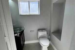 8330 NW 10th St, Miami, FL 33126 - Photo 19