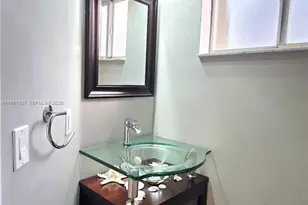 8330 NW 10th St, Miami, FL 33126 - Photo 21