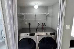 8330 NW 10th St, Miami, FL 33126 - Photo 17