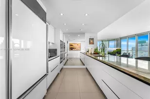 465 E Brickell Ave, Miami, FL 33131 - Photo 9