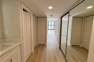 20335 W Country Club Dr, Aventura, FL 33180 - Photo 11