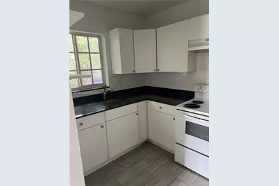 2535 NW 9th St #2537, Miami, FL 33125 - Photo 3