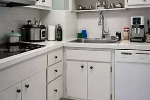 2899 Collins Ave, Miami Beach, FL 33140 - Photo 11