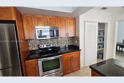 9348/9356 Byron Ave, Surfside, FL 33154 - Photo 19