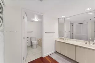 520 W Brickell Key Dr, Miami, FL 33131 - Photo 31
