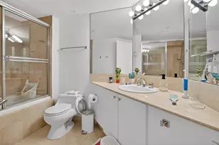 7000 Island Blvd, Aventura, FL 33160 - Photo 41