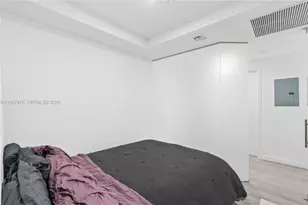 55 SW 9th St, Miami, FL 33130 - Photo 23