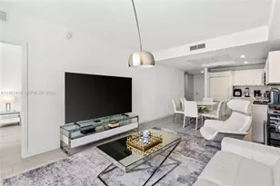 55 SW 9th St, Miami, FL 33130 - Photo 15