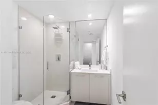 55 SW 9th St, Miami, FL 33130 - Photo 17