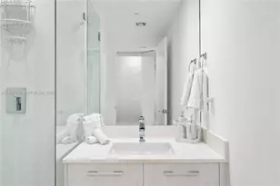 55 SW 9th St, Miami, FL 33130 - Photo 19