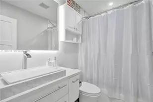 2001 Barcelona Terrace, Margate, FL 33063 - Photo 33