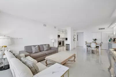 20515 E Country Club Dr #1747, Aventura, FL 33180 - Photo 9