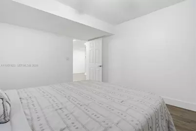 941 E 16th Pl, Hialeah, FL 33010 - Photo 23