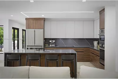 9467 NW 54th Doral Cir Ln, Doral, FL 33178 - Photo 13