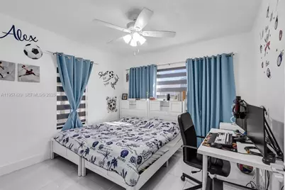 2464 NW 104th St, Miami, FL 33147 - Photo 13