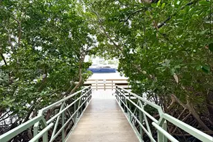 19555 E Country Club Dr, Aventura, FL 33180 - Photo 13