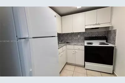 666 W 81st St #304, Hialeah, FL 33014 - Photo 5