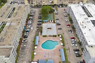 330 SE 2nd St, Hallandale Beach, FL 33009 - Photo 39