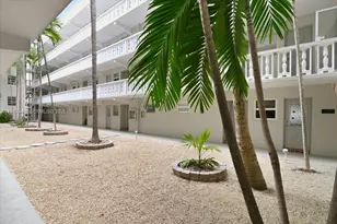 330 SE 2nd St, Hallandale Beach, FL 33009 - Photo 5