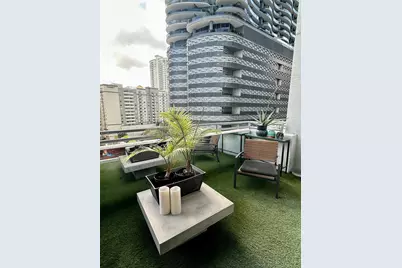 1050 Brickell Ave #818, Miami, FL 33131 - Photo 7