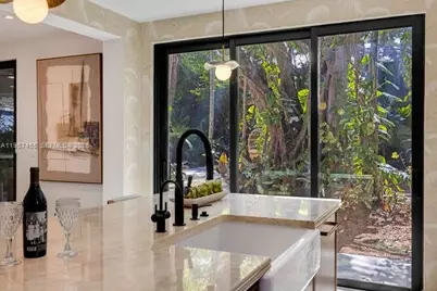 2330 Overbrook St, Coconut Grove, FL 33133 - Photo 29