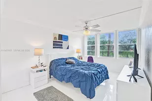 1400 St Charles Pl, Pembroke Pines, FL 33026 - Photo 27