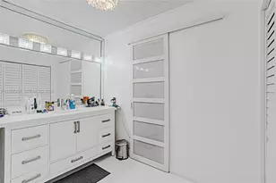 1400 St Charles Pl, Pembroke Pines, FL 33026 - Photo 23