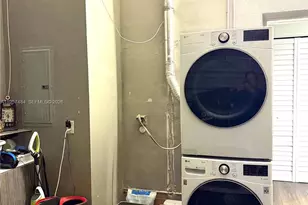 3502 Torremolinos Ave, Doral, FL 33178 - Photo 23