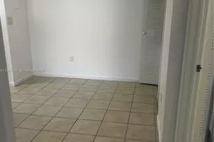 7110 NW 179th St, Hialeah, FL 33015 - Photo 5