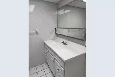 10000 NW 80th Ct #2261, Hialeah Gardens, FL 33016 - Photo 3