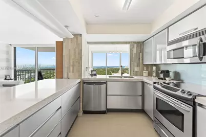 2655 Collins Ave #2301, Miami Beach, FL 33140 - Photo 7